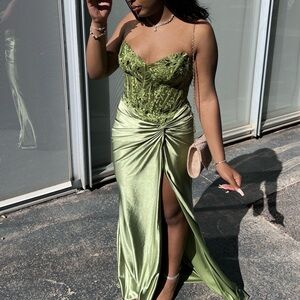 Green Prom dress | Only worn once